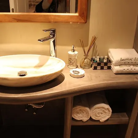 Vetilios Lithos Boutique