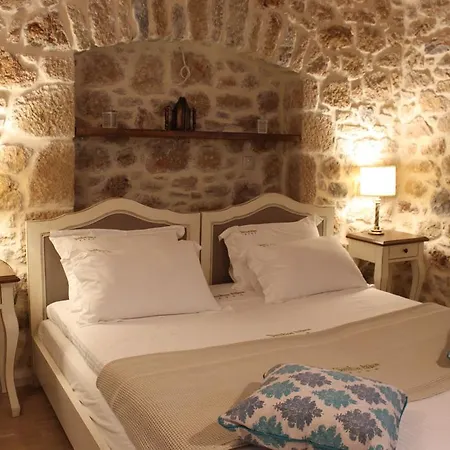 Vetilios Lithos Boutique Maison d'hôtes Néon Oítilon