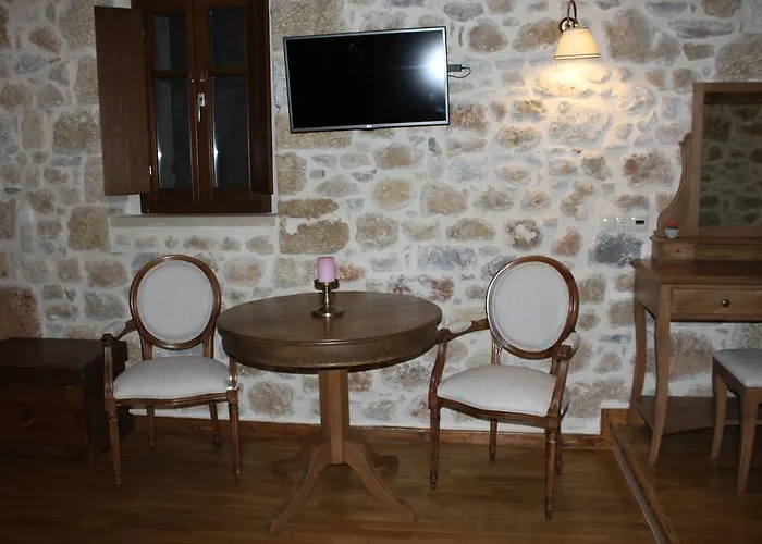 Vetilios Lithos Boutique *