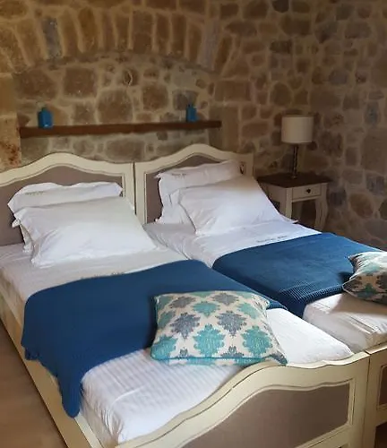 Konukevi Vetilios Lithos Boutique Néon Oítilon