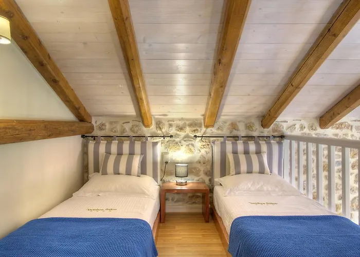 Vetilios Lithos Boutique Casa de hóspedes Néon Oítilon